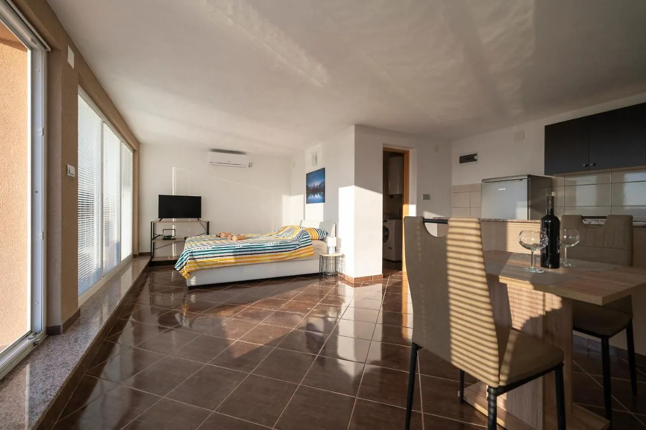 Apartmani Juliana Gornji Karin 0*,  Croatia