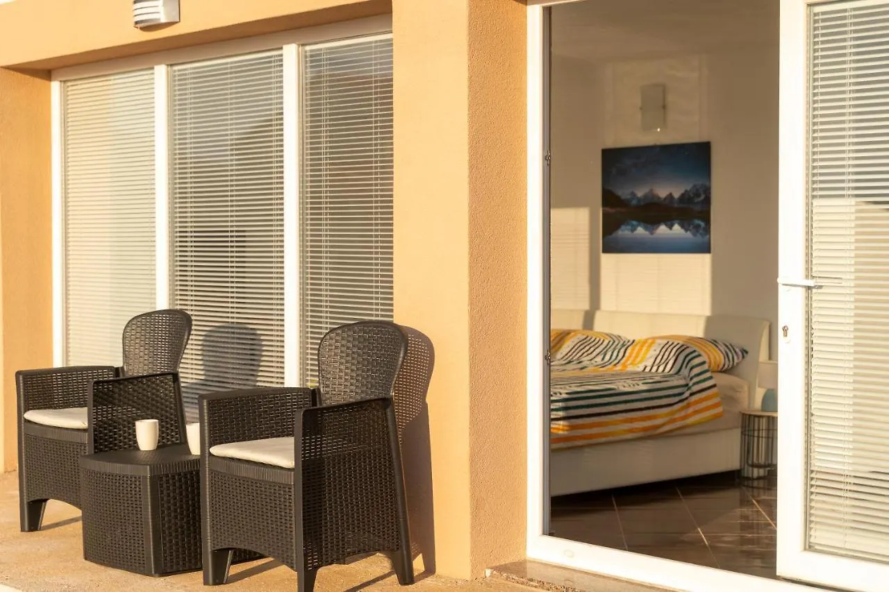 Apartmani Juliana Gornji Karin Apartment