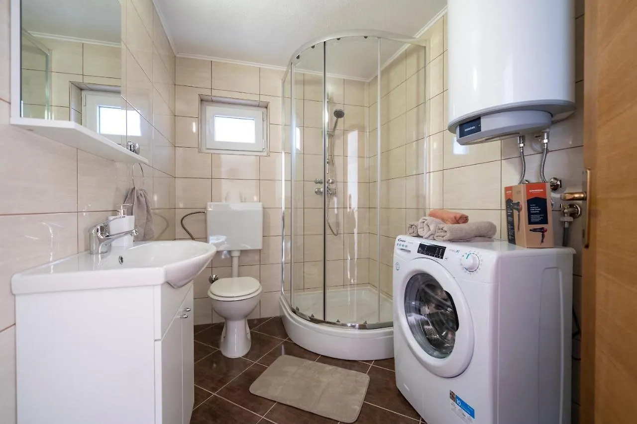 Apartmani Juliana Gornji Karin Apartment